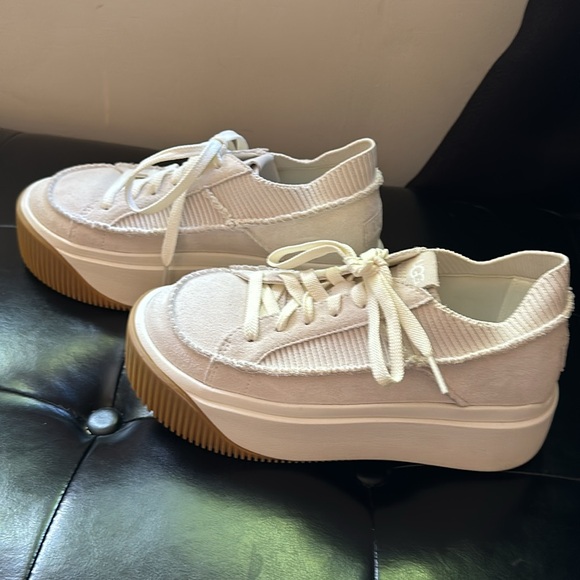 UGG Women's EZ-DUZZIT LACE Sneaker, White, 7 - Picture 2 of 4